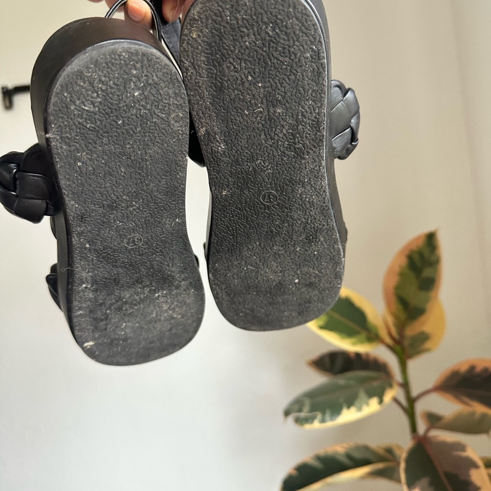 Steve Madden Black Braided Slingback Sandals - Picture 4 of 7